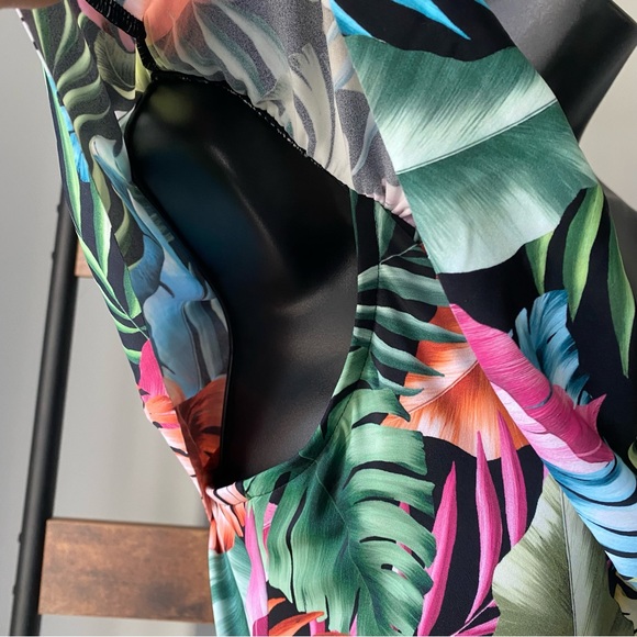 Swim Solutions Woman's Tummy Control Black Multi Floral One-Piece Swimsuit 10 - Picture 5 of 8